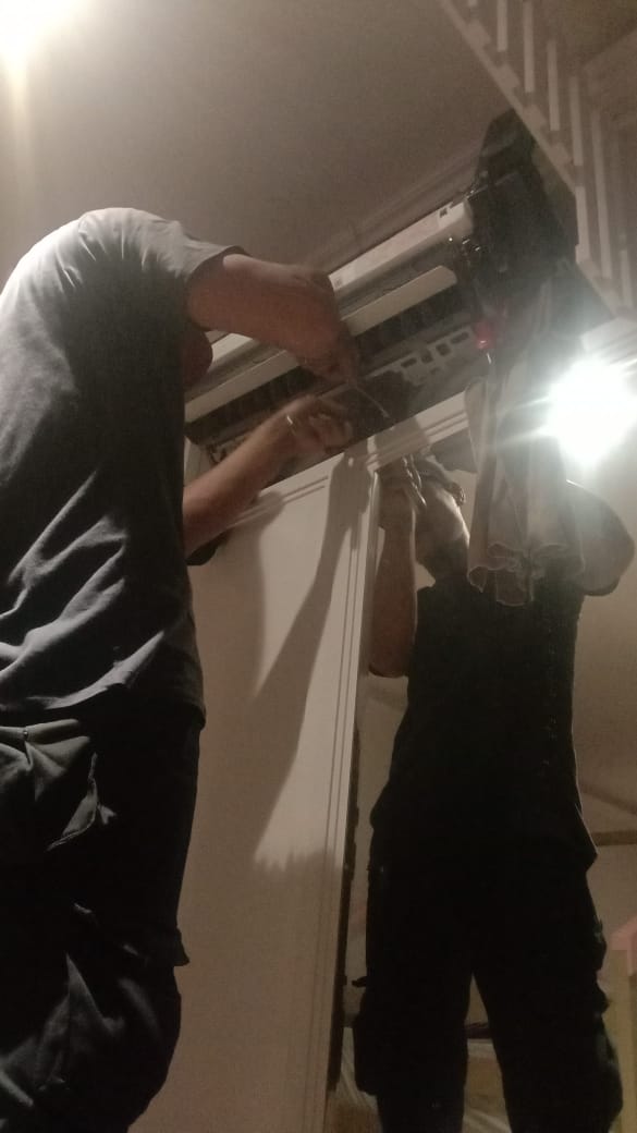 Cleaning AC Service